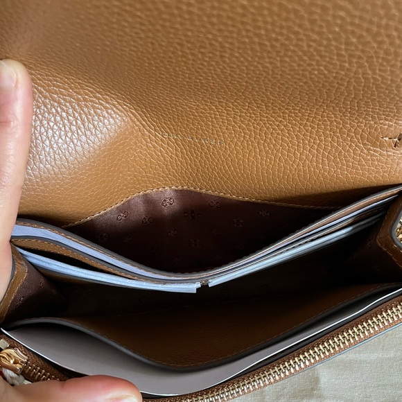 New✨ thea flat tory burch crossbody wallet - Picture 7 of 16